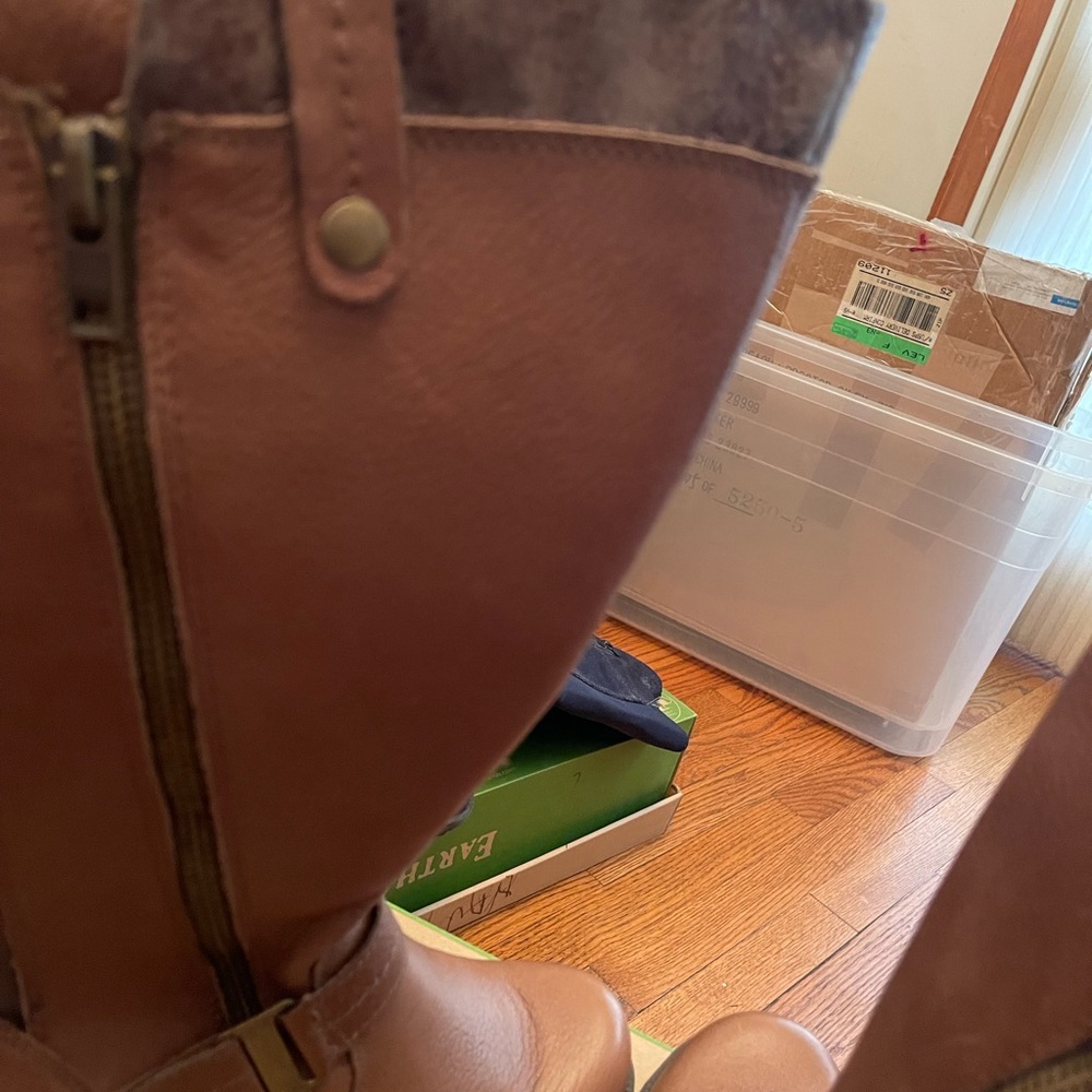 New in the box Tan Riding boots by Earth Origins size 8